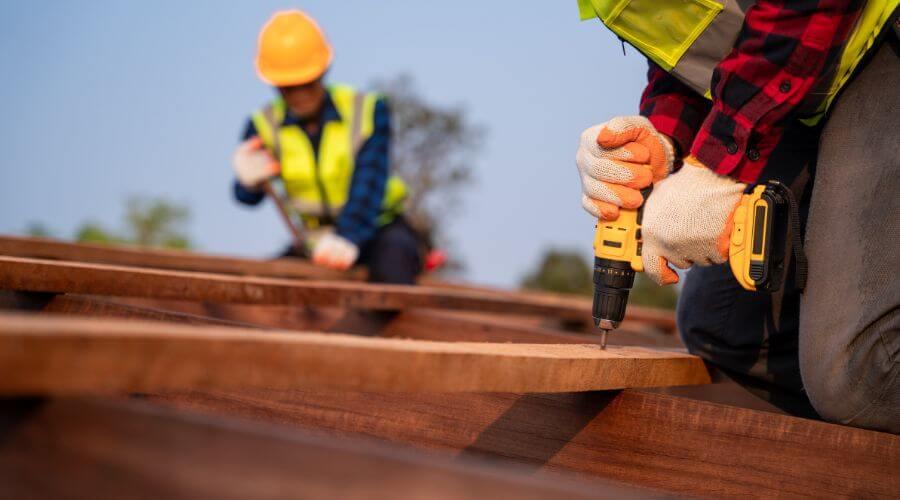 Professional residential roofers in Edwards, IL